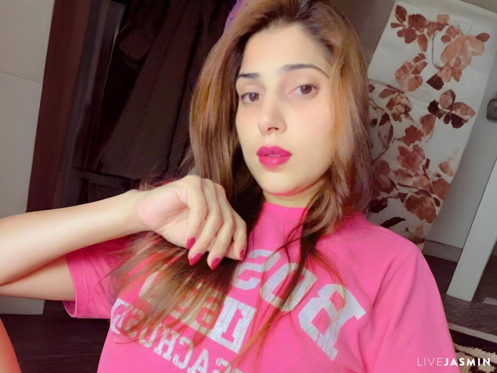Browse ElsaEmily live chat profile