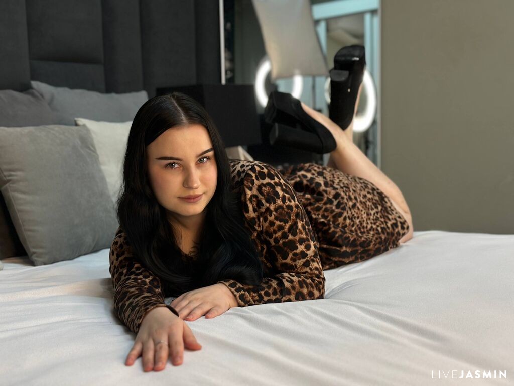 View EmiliVilson cam profile and live status