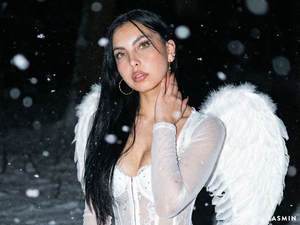 EmilianaEscobar LiveJasmin model profile