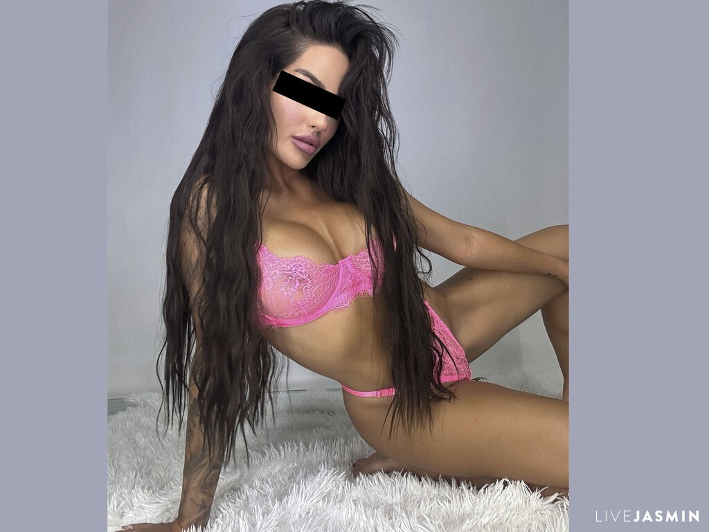 Live cam model EmillyFlirt