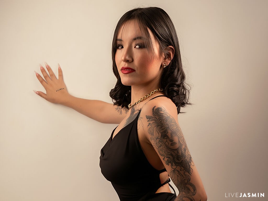 Live cam model EmmaSinclaire