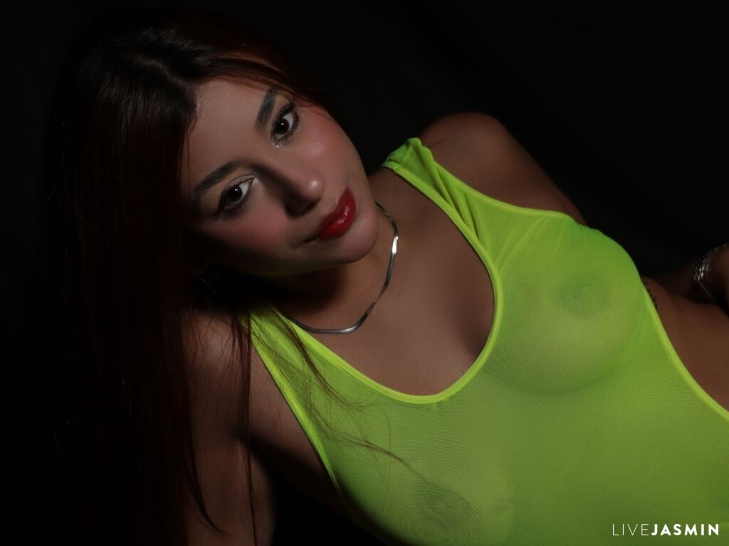EmyliSofia live cam girl profile