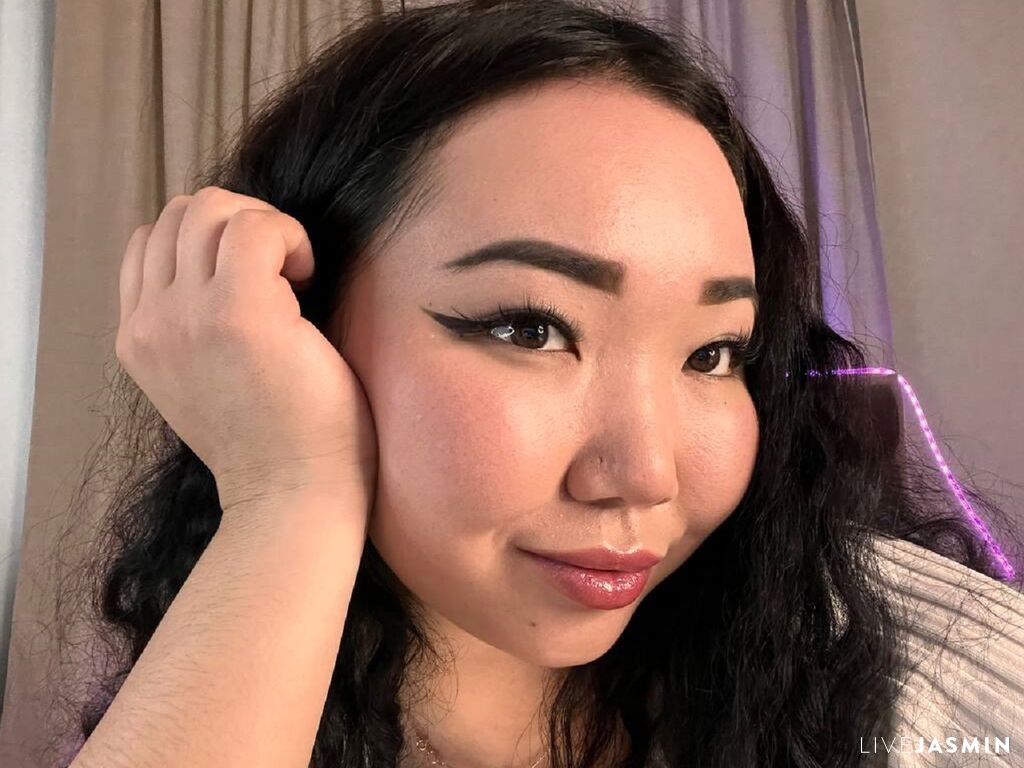 View EricaAngel cam profile and live status