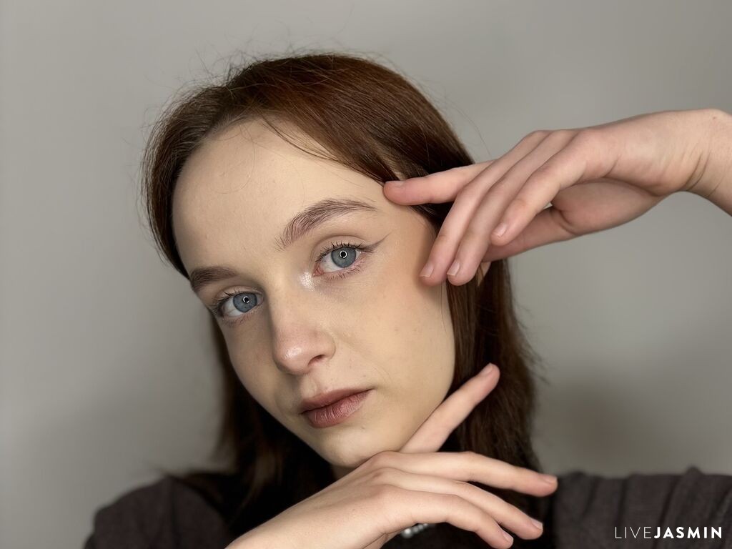 Live cam model ErmaSpillman