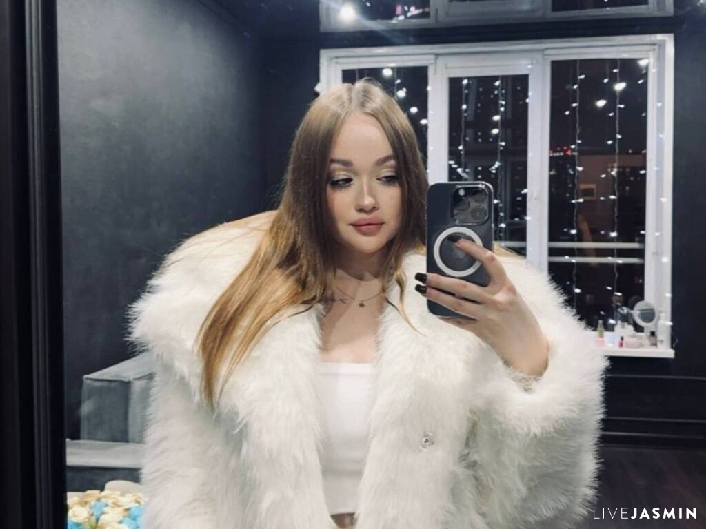Live cam model EstellaGalo