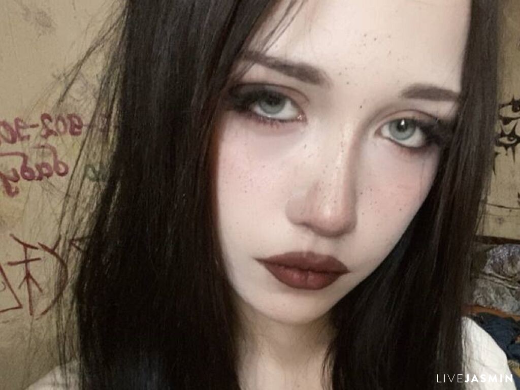 EtheleneKatra live cam girl profile