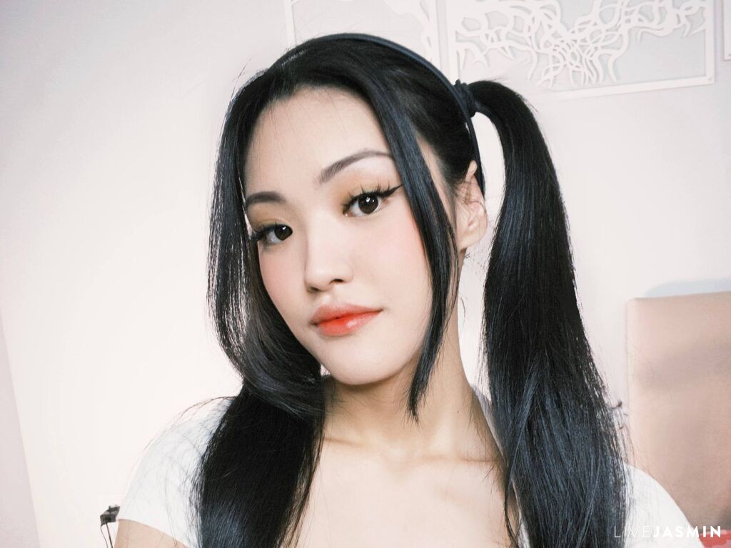 EugeniaClem LiveJasmin model profile