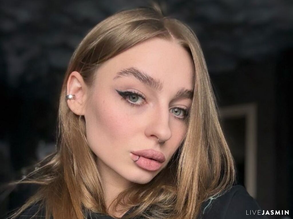 Live cam model EvaVotta