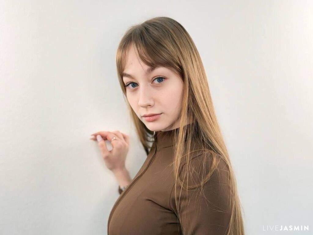 EvelyneKoutras LiveJasmin model profile