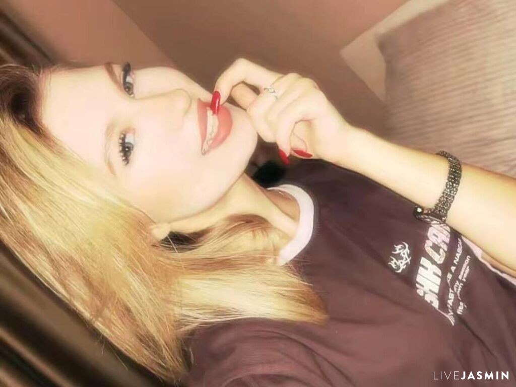 Live cam model FlossieRoseth