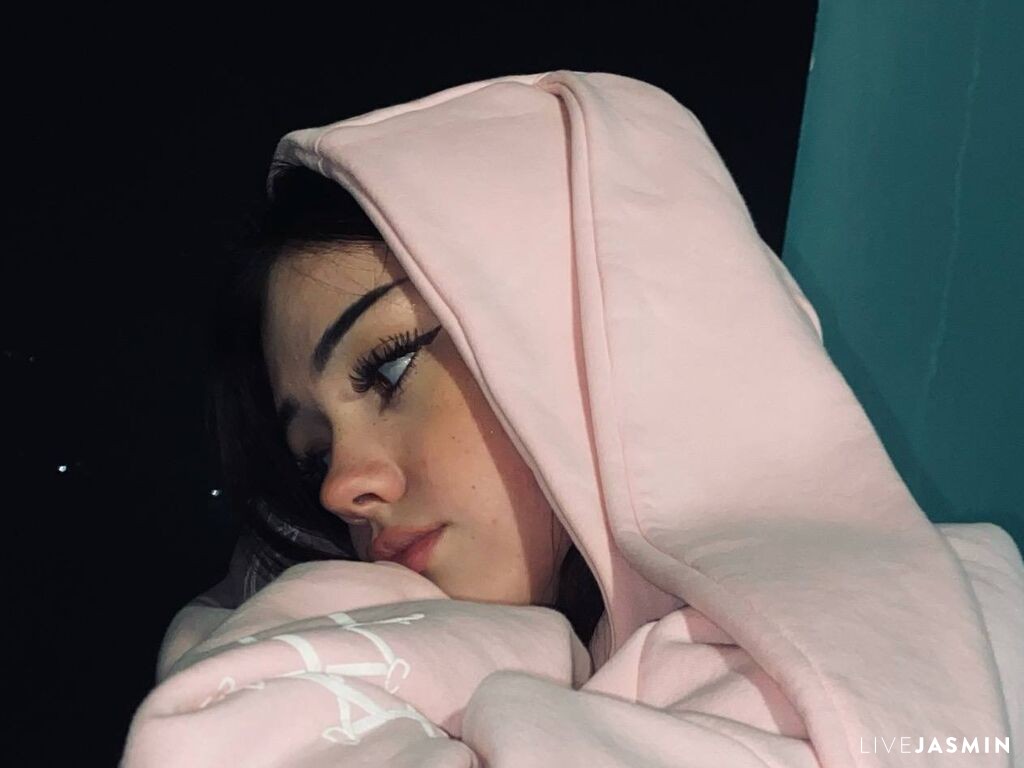 View FredrickaBlush cam profile and live status