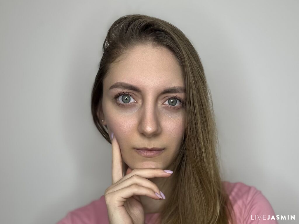 Live cam model GenevaAndrode
