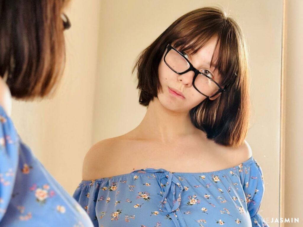 Live cam model GennaBubolz