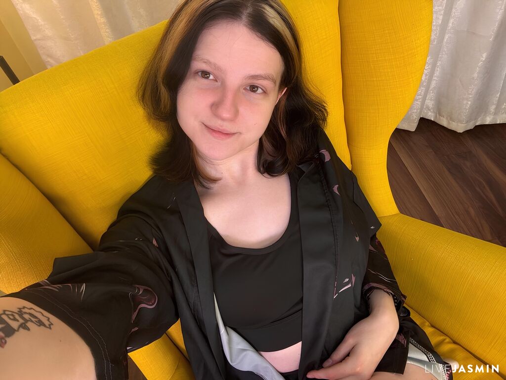 GiovannaMonat live cam girl profile
