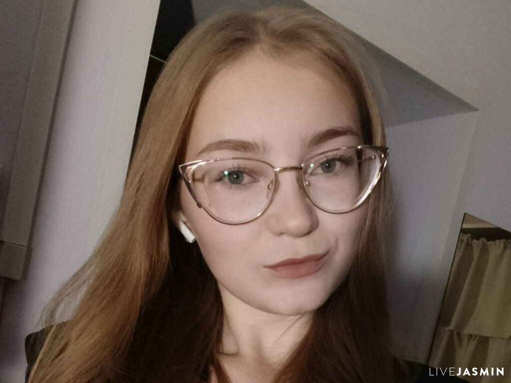 View GladisTrexler cam profile and live status