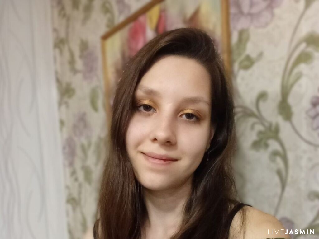 GladyFrain live cam girl profile