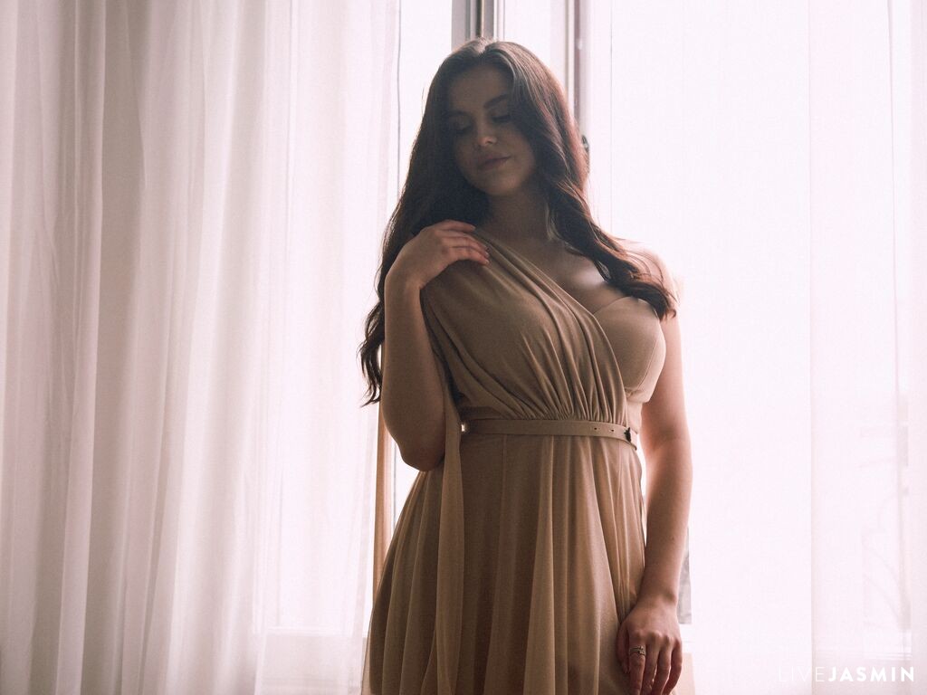 Live cam model GloriaPeachy