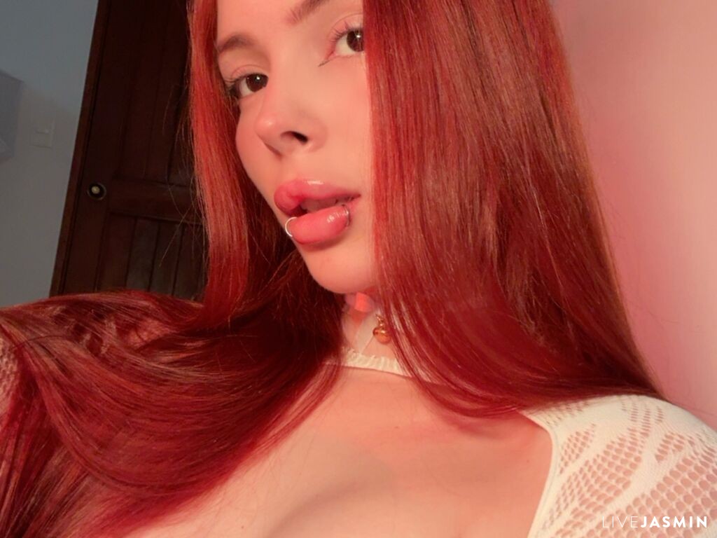 HayleyLan live cam girl profile