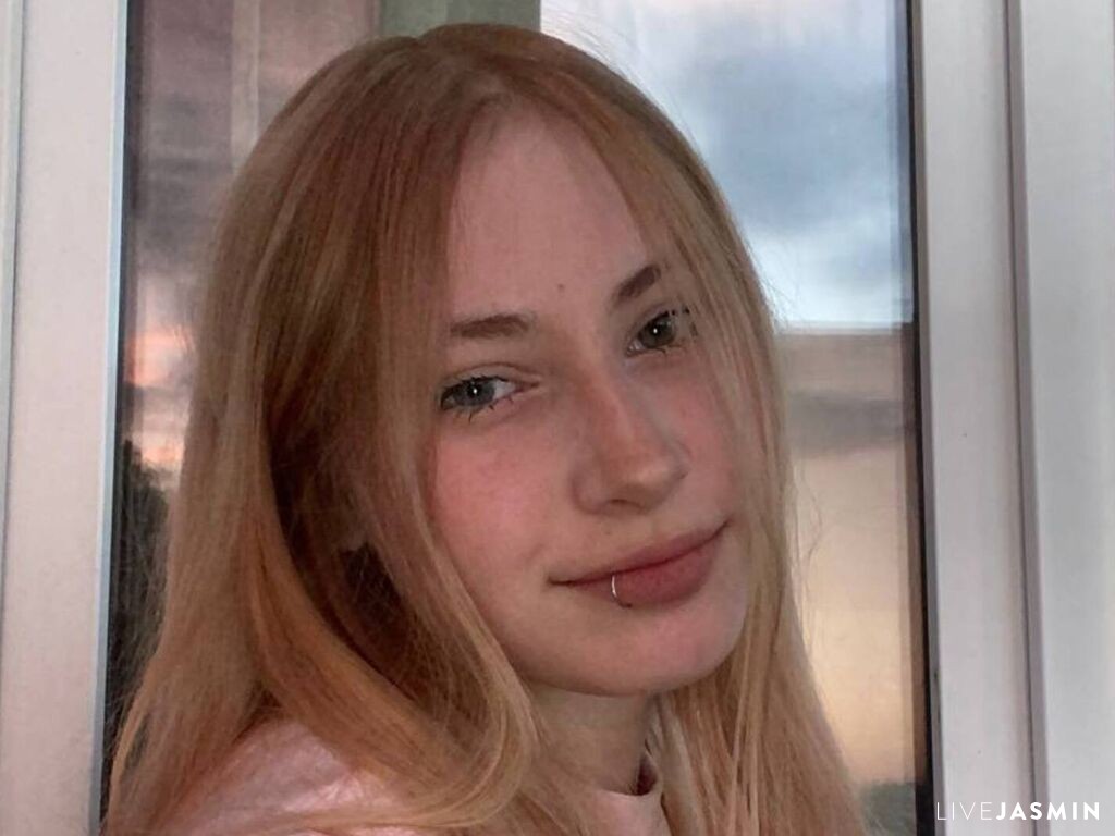 HelaineSchecter live cam girl profile