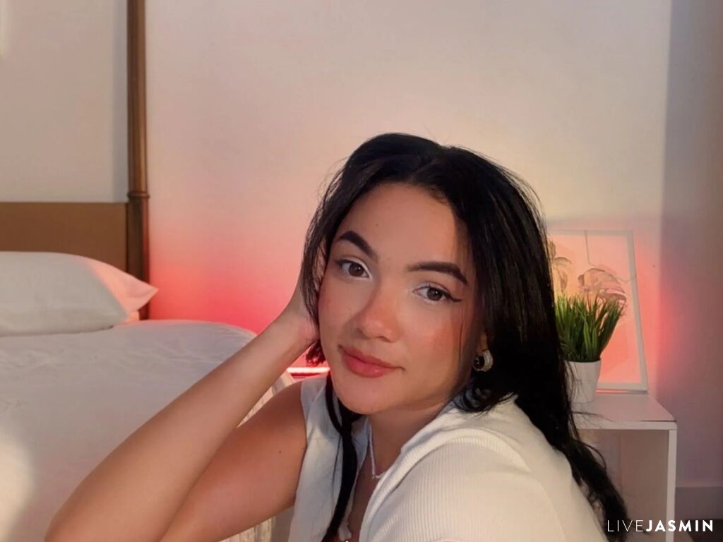 Browse IrinaMavis live chat profile