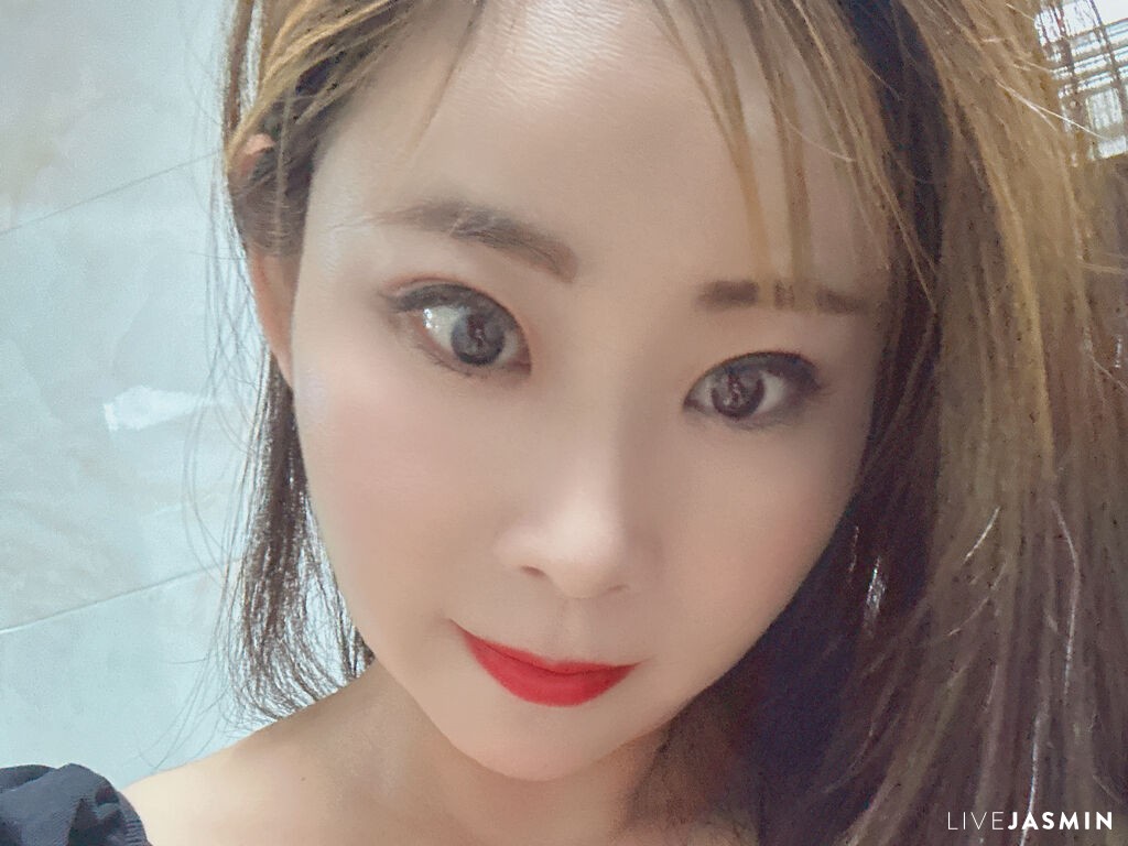 IrisZhang LiveJasmin model profile