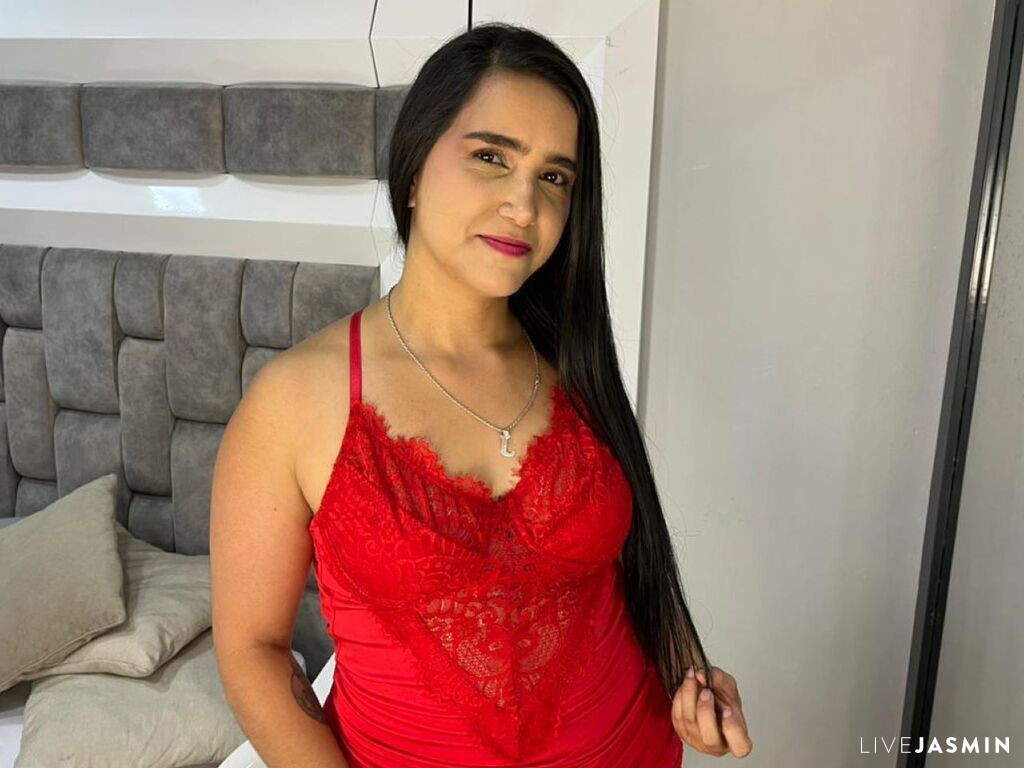 View IsabelaHanson cam profile and live status