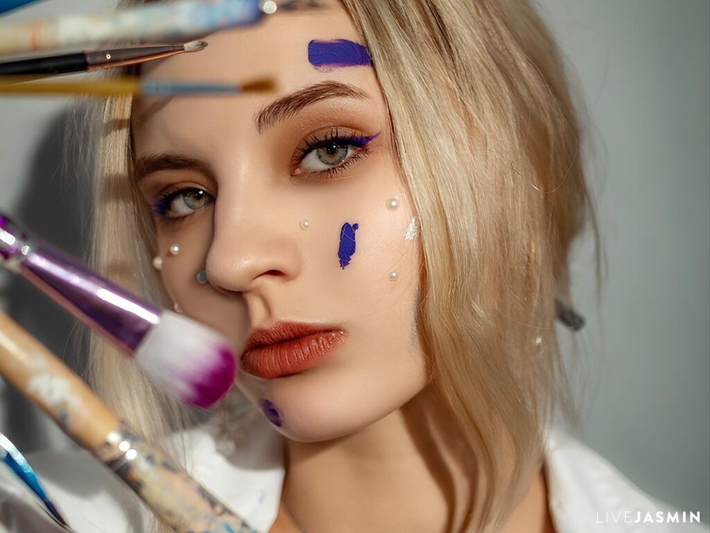 View IsobelLeichner cam profile and live status
