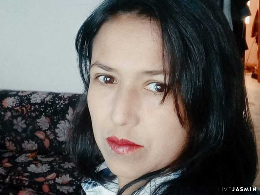IvanniaClarck live cam girl profile