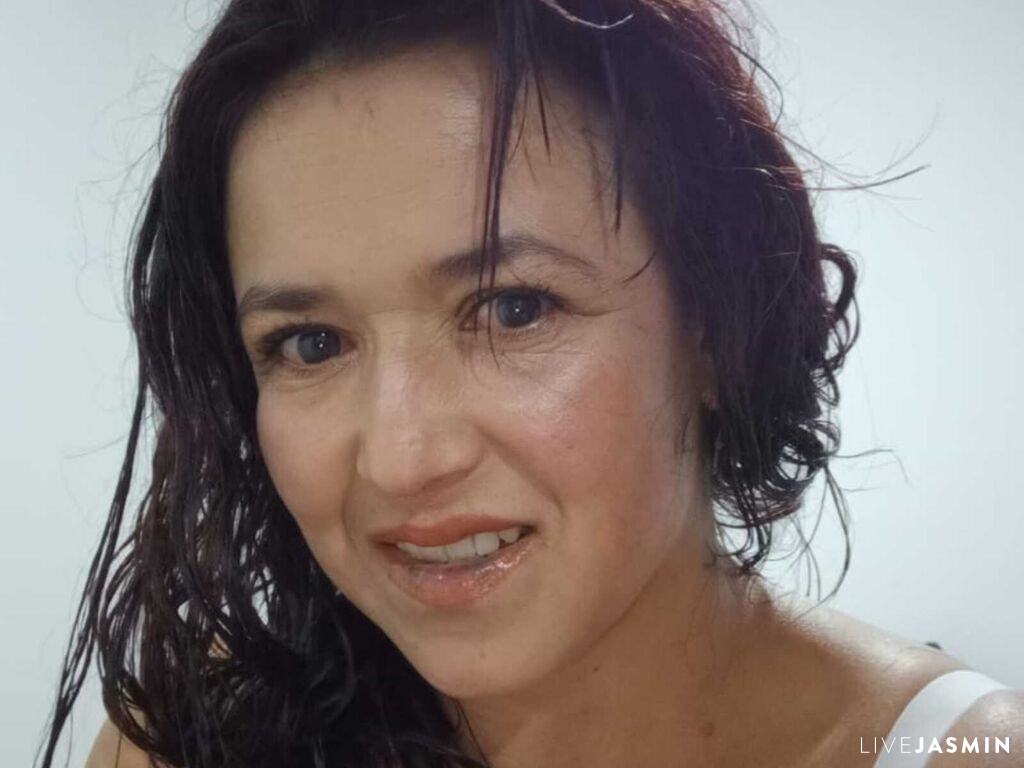 IvanniaLawrence LiveJasmin model profile