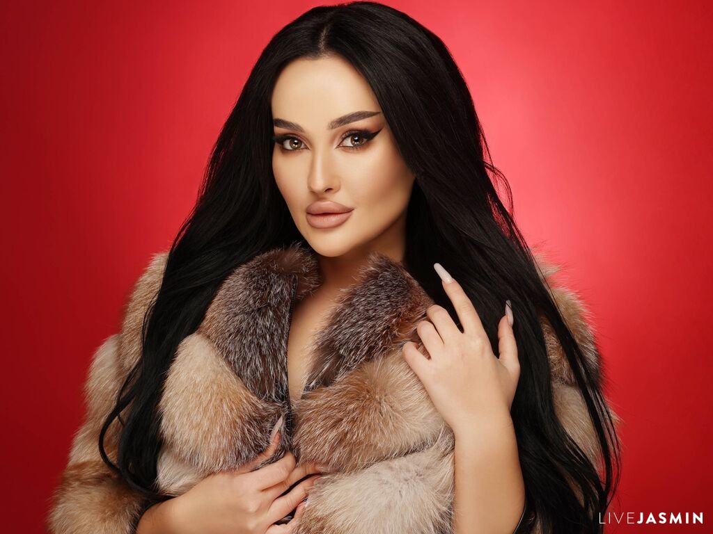 IvonaHills LiveJasmin model profile