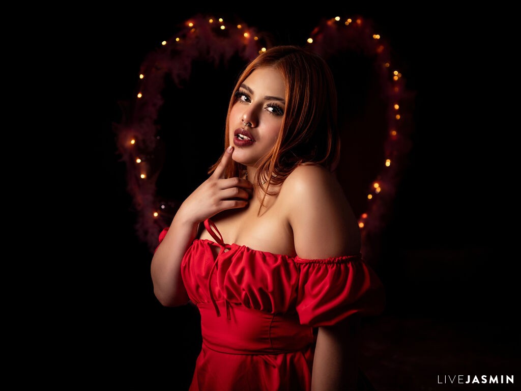 Browse IvonneLogan live chat profile