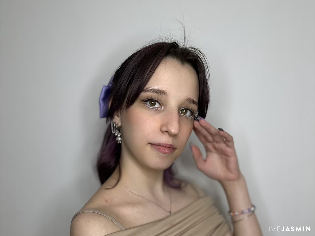 IvyLewis LiveJasmin model profile