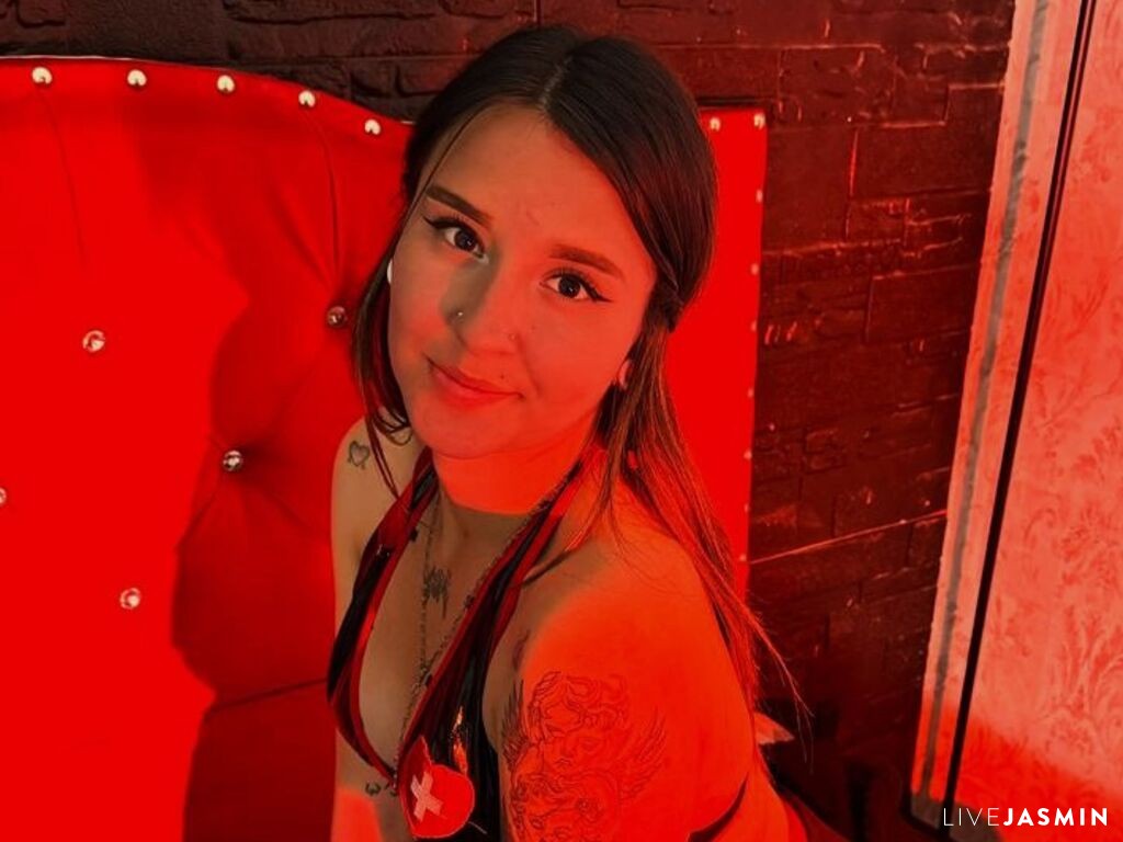 Profile photo for IzaNoire