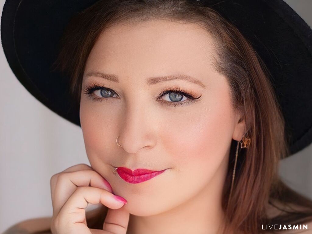 JadeMoreau live cam girl profile