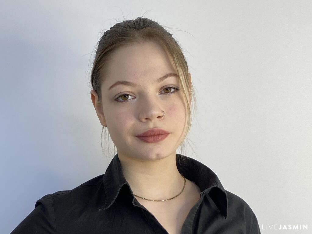 JanuaryBuswell LiveJasmin model profile