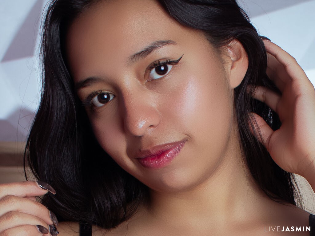 Browse JaryNova live chat profile