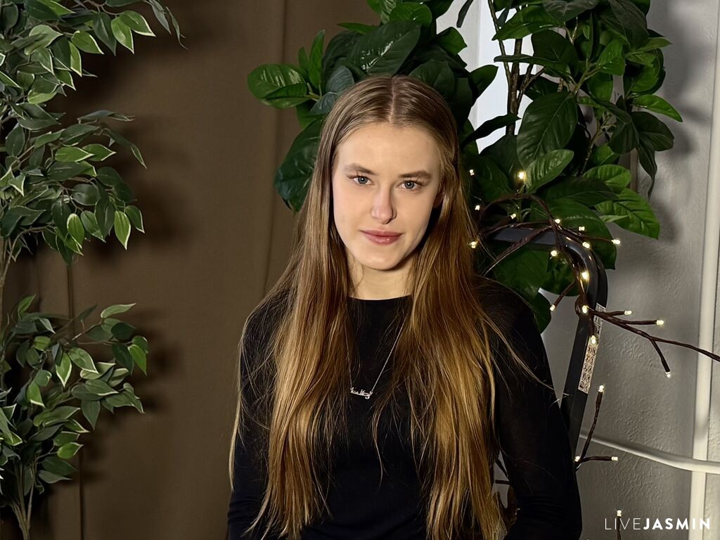 Browse JeanetteKama live chat profile