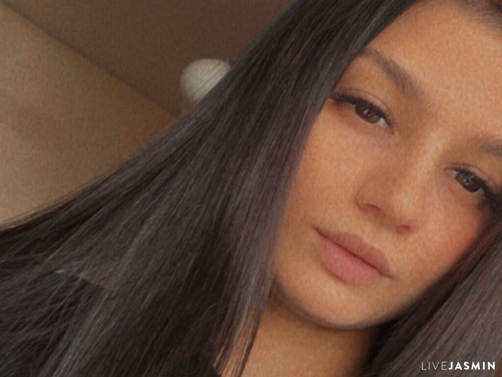 Browse JennyMillere live chat profile