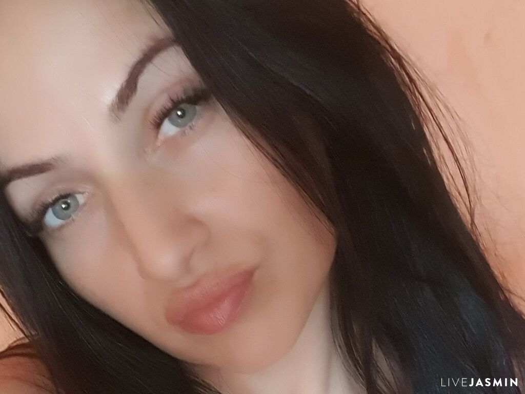View JennyNome cam profile and live status