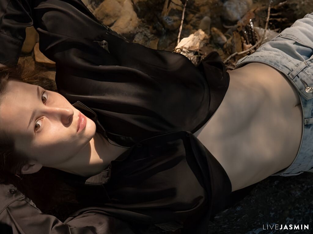 Featured LiveJasmin cam girl profile: JerricaGanoung