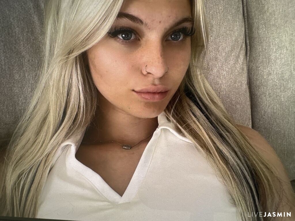 Browse JessClarky live chat profile