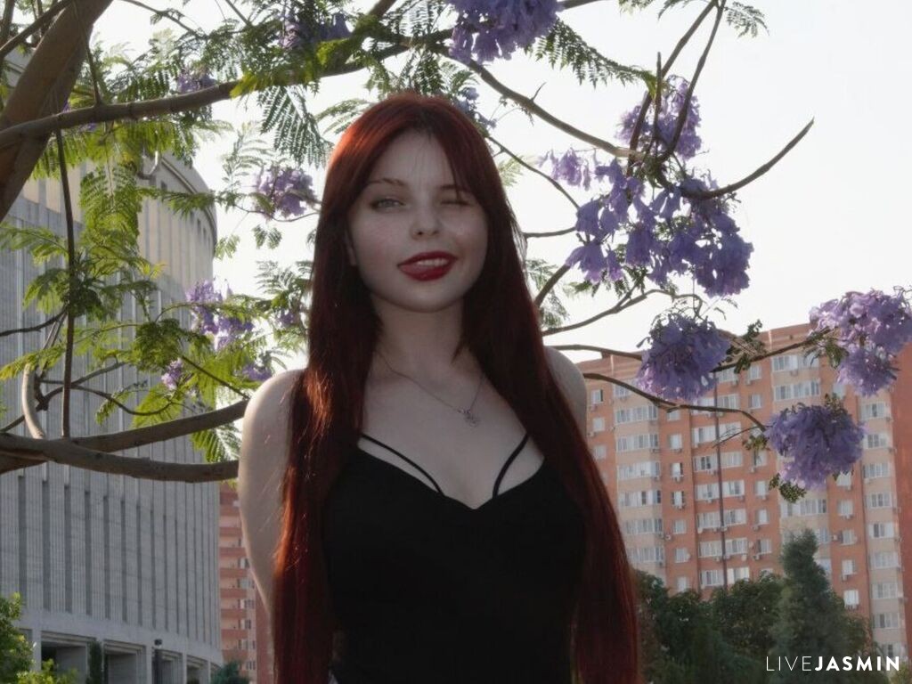JessicaNewtton live cam girl profile