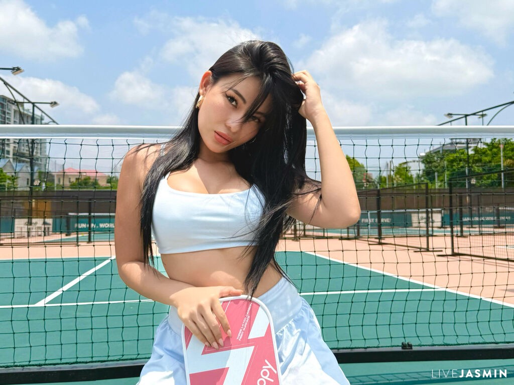 Live cam model JiJi