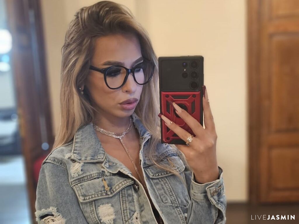 JoRed live cam girl profile