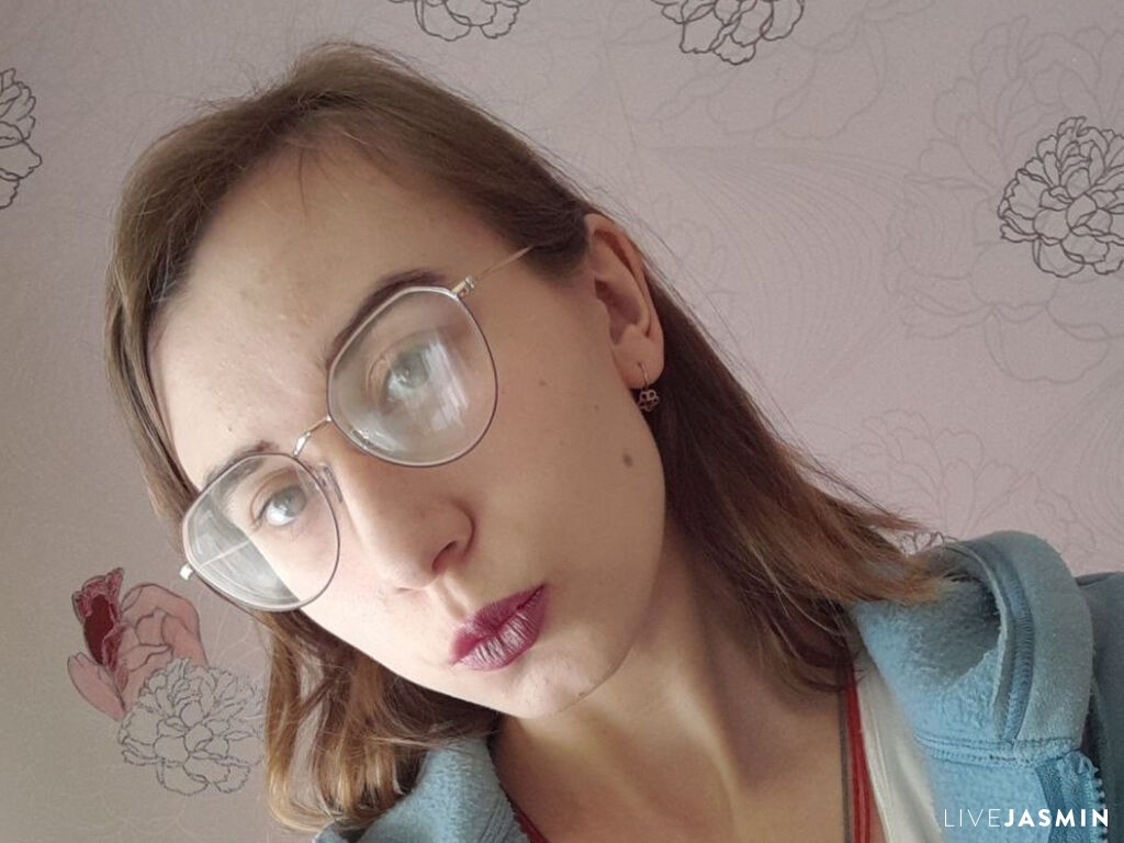 Browse JoanneReedy live chat profile