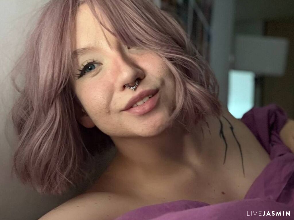 Live cam model JoyceTreier