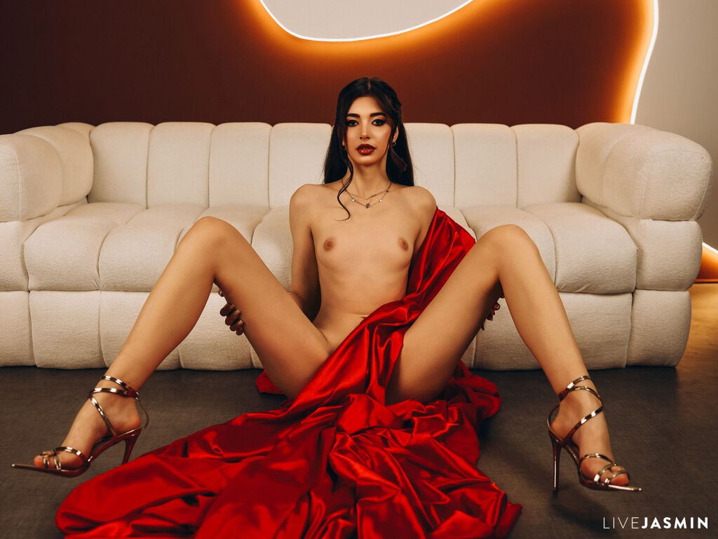 Browse JulieRoyal live chat profile
