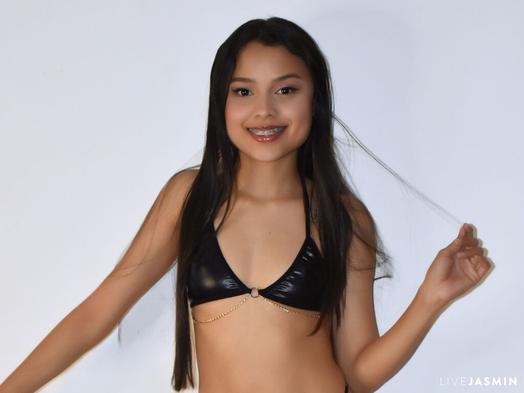 JulietaMiller live cam girl profile