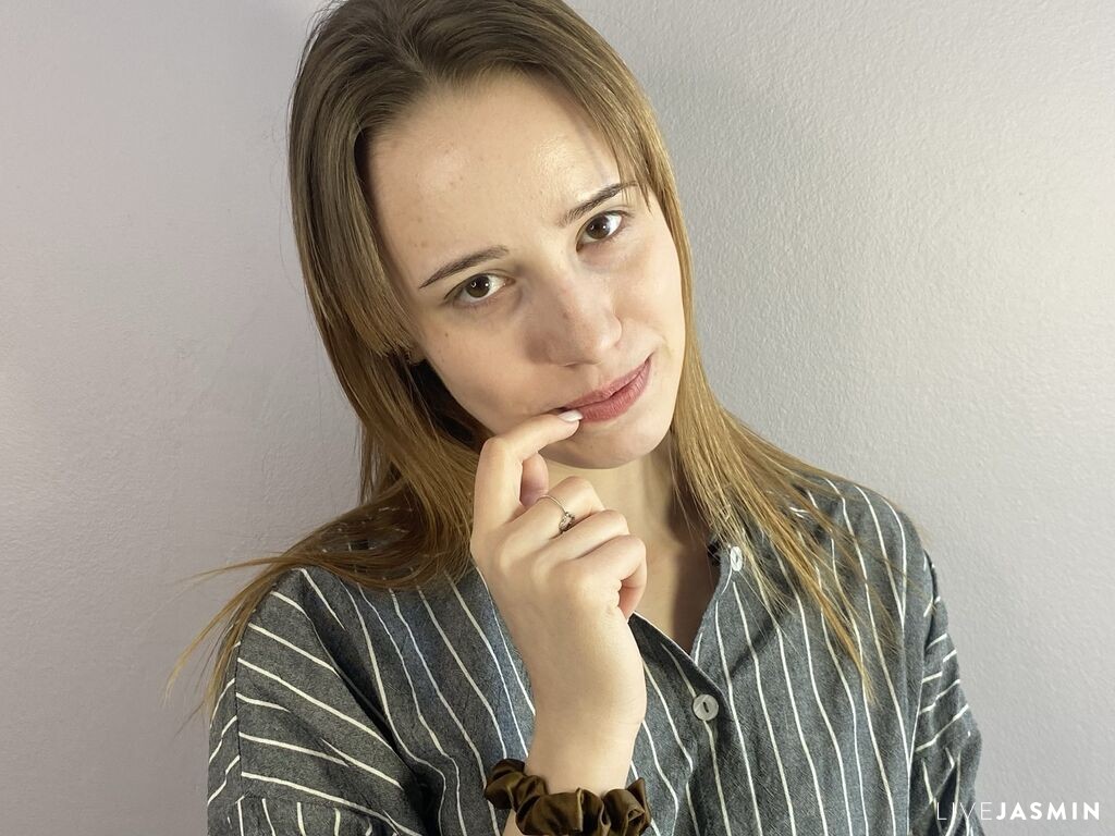 Browse JullieHopper live chat profile