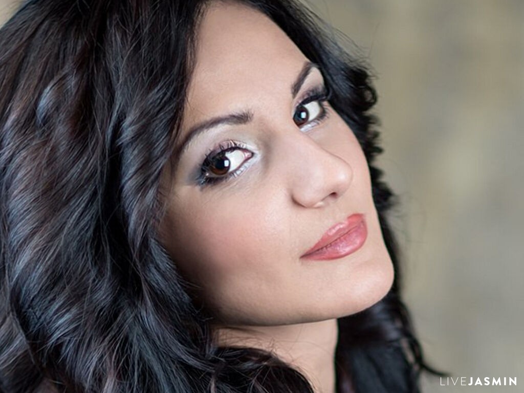 JulyJulie LiveJasmin model profile